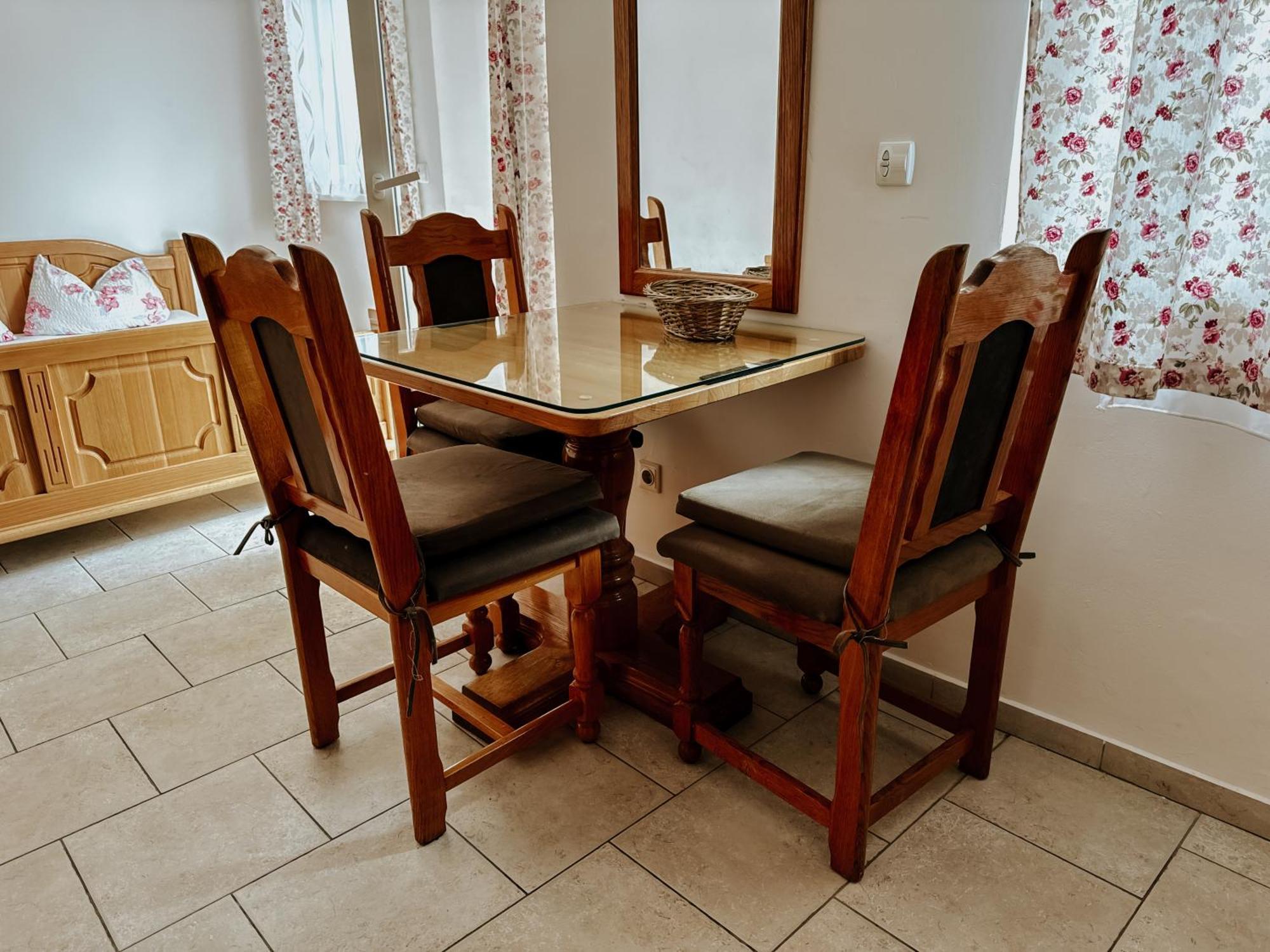 Krk Kornic Apartments Esterno foto