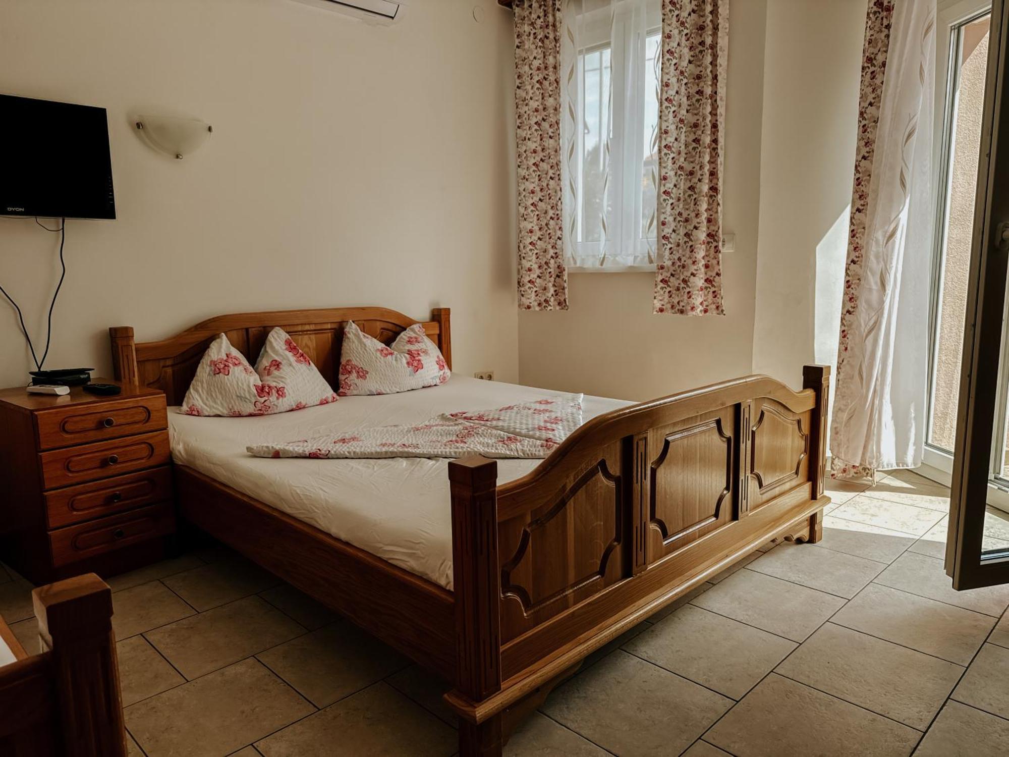 Krk Kornic Apartments Esterno foto